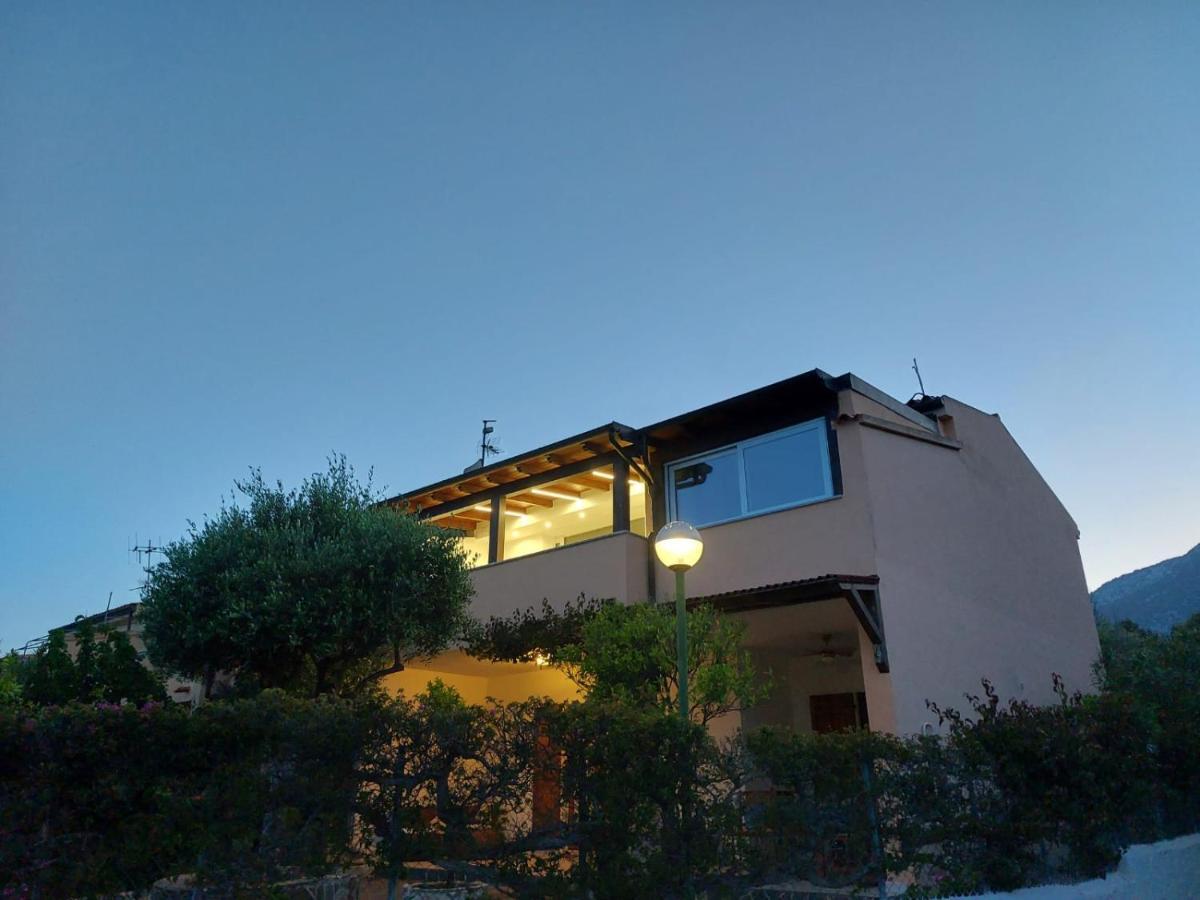 칼라고노네 Mama House Con Vista Mare 아파트 외부 사진